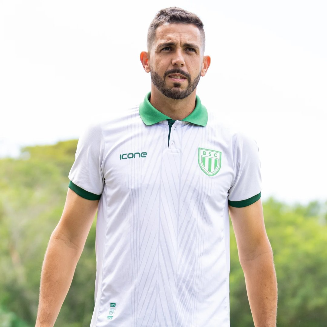 Lucas Carvalhaes — Treinador de Goleiros